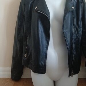 Elegant Black Leather Jacket